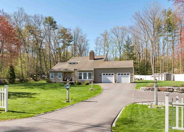 Property at 222 Dockham Shore Rd, Gilford, NH 03249, 3 beds, 2.5 baths