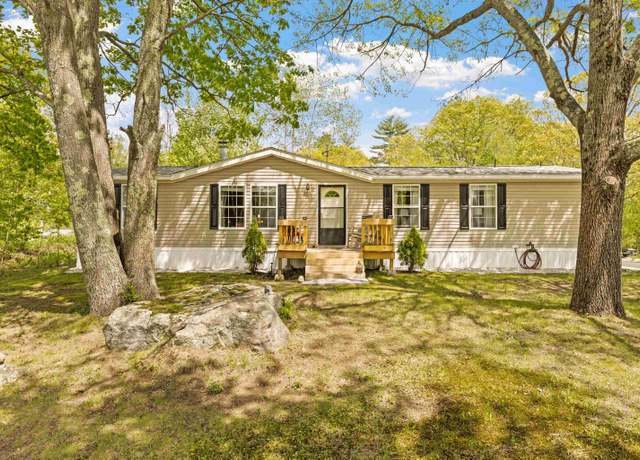 Property at 7 Welch Ln, Raymond, NH 03077, 3 beds, 2 baths
