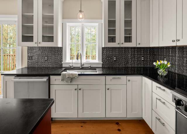 Property at 456 Thomas Ln, Stowe, VT 05672, 3 beds, 3.5 baths