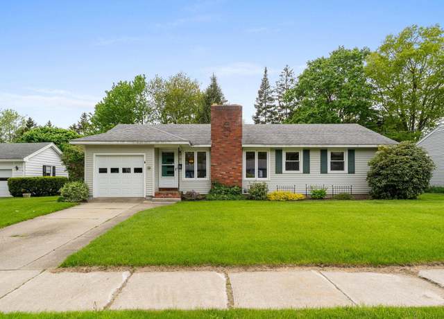 Property at 33 Wildwood Dr, Burlington, VT 05408, 3 beds, 1 bath