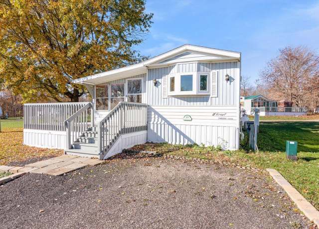 Property at 24 Island Cir, South Hero, VT 05486, 1 bed, 1 bath