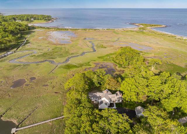 Property at 47 Tower Rd, Kittery, ME 03904, 3 beds, 2.5 baths