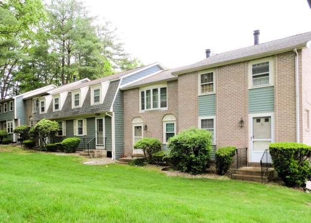 Property at 70 Cannongate III Rd, Nashua, NH 03063, 2 beds, 1.5 baths
