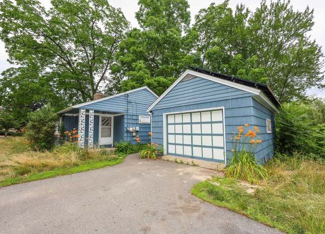 Property at 755 Mammoth Rd, Manchester, NH 03104, 2 beds, 2 baths