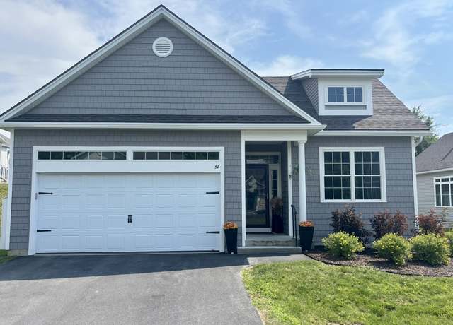Property at 32 Edgewood Brook Rd, Barre, VT 05641, 4 beds, 2 baths