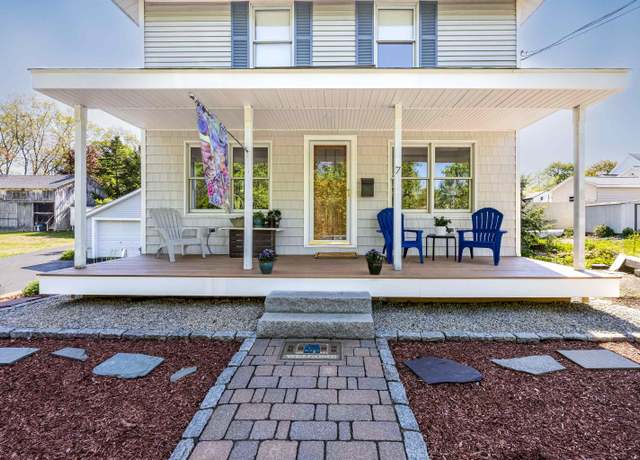 Property at 7 Clark St, Derry, NH 03038, 3 beds, 1.5 baths