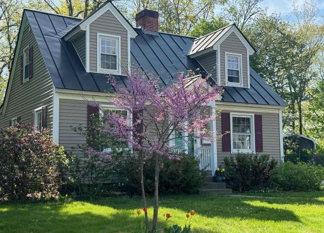 Property at 72 Worcester Ave, Hartford, VT 05001, 2 beds, 1.5 baths