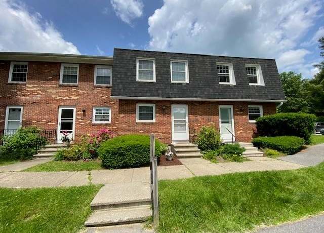 Property at 11 Sugartree Ln, Essex Junction, VT 05452, 2 beds, 1.5 baths