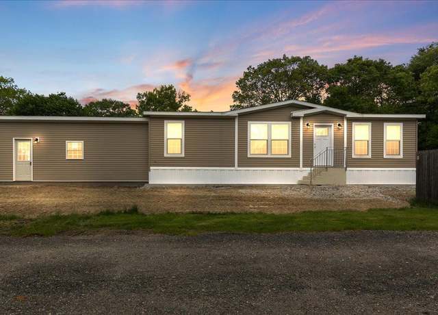 Property at 6 Kristopher Dr, Hampstead, NH 03841, 2 beds, 2 baths