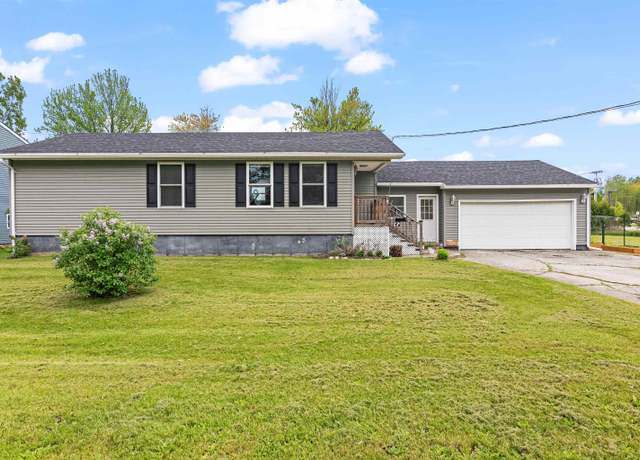 Property at 6 Brown Ave, Swanton, VT 05468, 3 beds, 1 bath