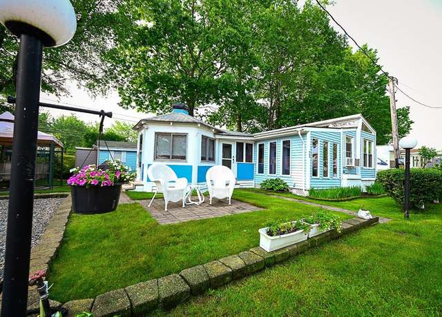 Property at 12 Morway Ln, Belmont, NH 03220, 3 beds, 2 baths