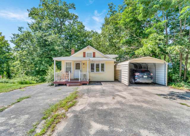 Property at 82 Church St, Hillsborough, NH 03244, 2 beds, 1.5 baths
