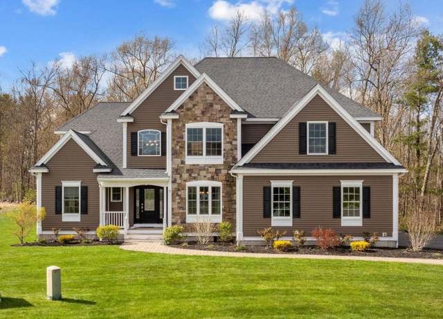 Property at 3 Paradise Pl, Salem, NH 03079, 4 beds, 3.5 baths