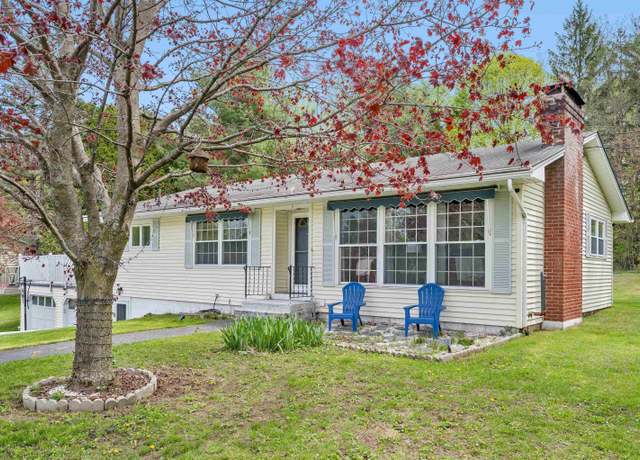 Property at 1 Sparrow Dr, Barre, VT 05641, 3 beds, 1.5 baths