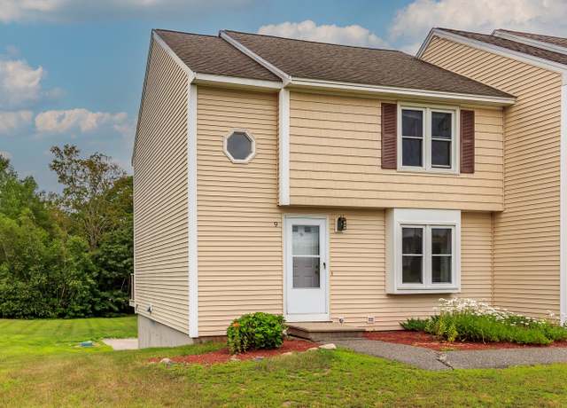 Property at 9 Scott Ln, Sandown, NH 03873, 2 beds, 1.5 baths