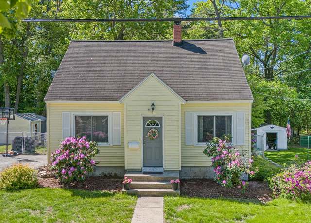 Property at 167 Seames Dr, Manchester, NH 03103, 3 beds, 2 baths