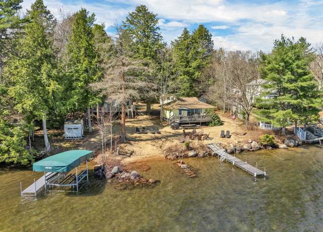 Property at 95 Cogswell Rd, Sanbornton, NH 03269, 5 beds, 2 baths