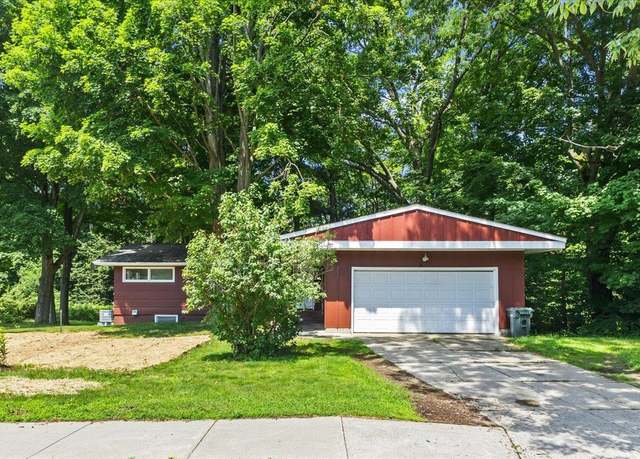 Property at 236 Prospect Pkwy, Burlington, VT 05401, 4 beds, 2 baths