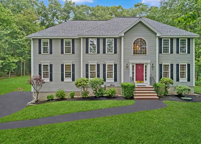 Property at 7 Wesley Ln, Salem, NH 03079, 4 beds, 2.5 baths