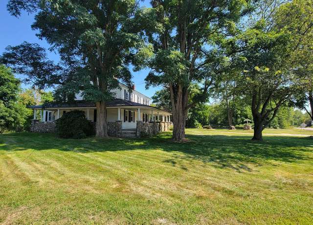 Property at 271 Weirs Rd, Gilford, NH 03249, 4 beds