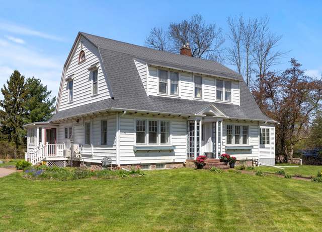 Property at 5166 Shelburne Rd, Shelburne, VT 05482, 5 beds, 2.5 baths