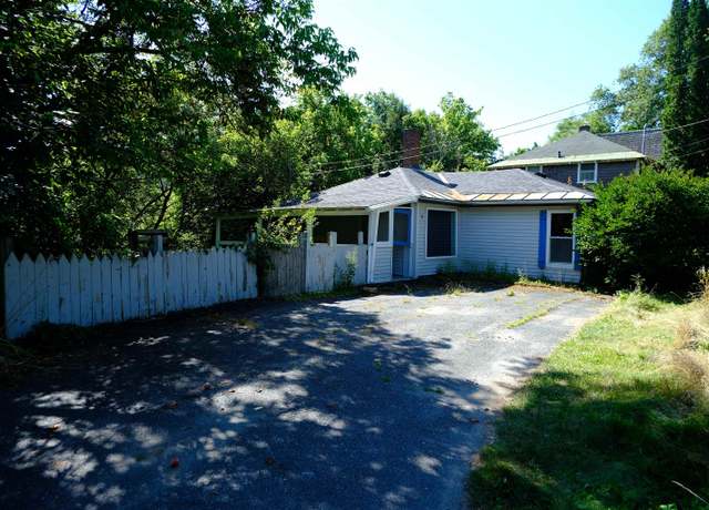 Property at 166 Hooker Hill Rd, St. Johnsbury, VT 05819, 2 beds, 1 bath