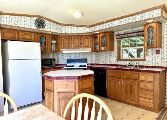 Property at 727 Baptist Hill Rd #1, Lunenburg, VT 05906, 3 beds, 2 baths