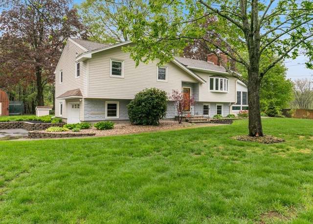 Property at 51 Whittier St, Newton, NH 03858, 3 beds, 1.5 baths