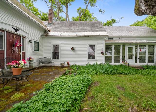 Property at 776 Arnold District Rd, Brandon, VT 05733, 4 beds, 2 baths