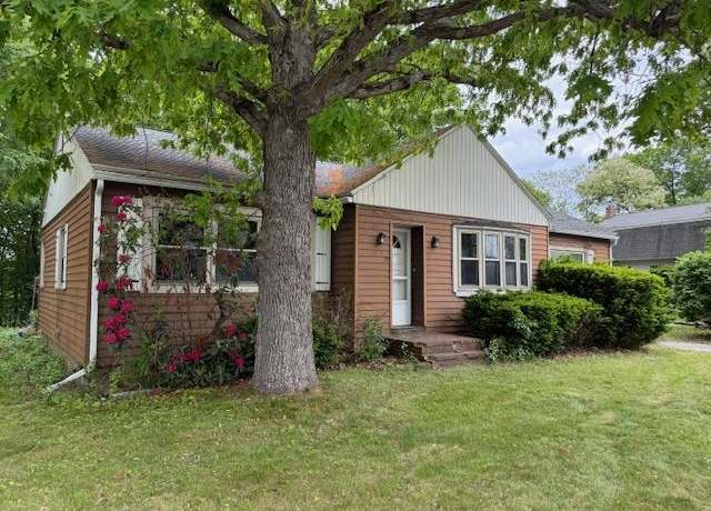 Property at 25 Saint Marie St, Manchester, NH 03102, 3 beds, 1 bath