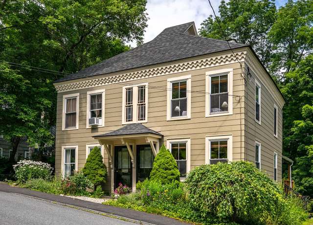 Property at 11A Prospect St, Woodstock, VT 05091, 2 beds, 1.5 baths