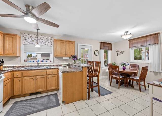 Property at 33 W Elmhurst Ave Unit D, Manchester, NH 03103, 3 beds, 1.5 baths