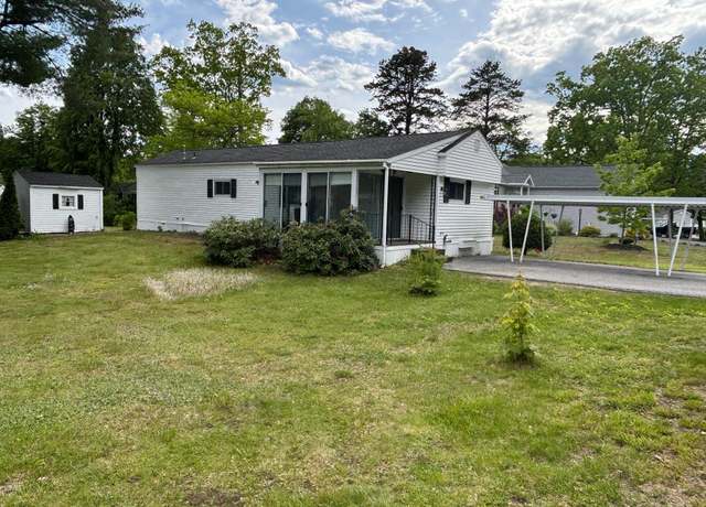 Property at 21 Greenwich Trl, Concord, NH 03301, 2 beds, 1 bath