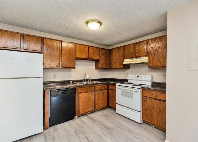 Property at 55 Log St Unit 1A, Manchester, NH 03102, 2 beds, 1 bath