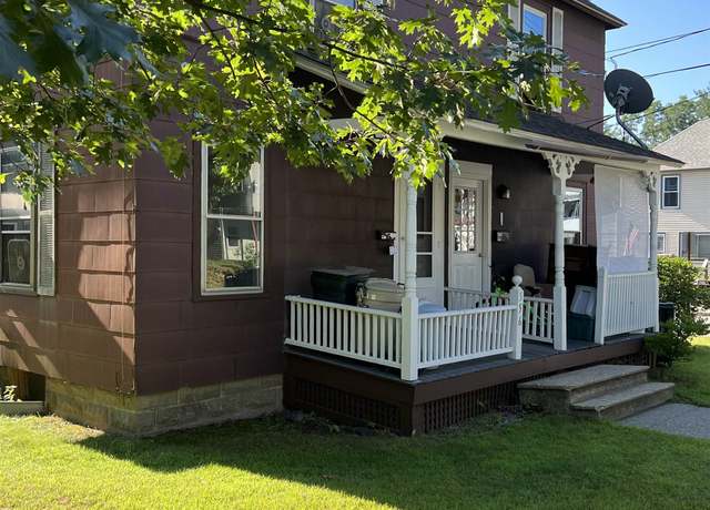 Property at 556 S Main St, Brattleboro, VT 05301, 6 beds, 2 baths