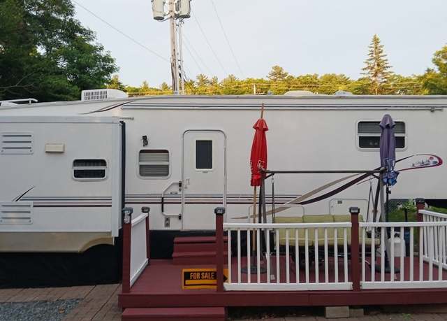 Property at 16 Leisure Time Ln, Laconia, NH 03246, 1 bed, 1 bath