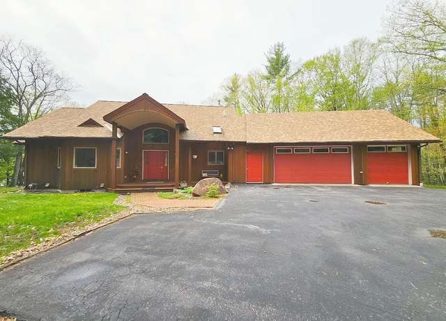 Property at 2110 Summer St, Bristol, NH 03222, 4 beds, 3.5 baths
