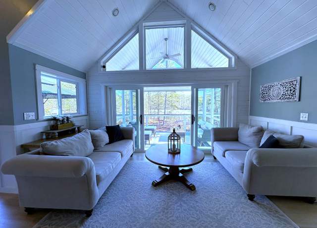 Property at 31 Daisy Dr, Wakefield, NH 03830, 3 beds, 2 baths