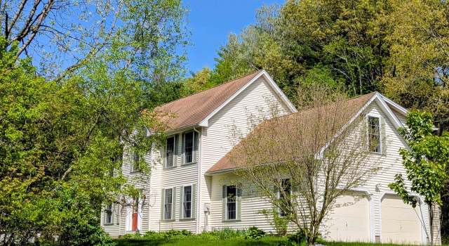 Photo of 4 Sheridan Dr, Londonderry, NH 03053