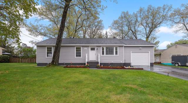 Photo of 111 Sherwood Dr, Manchester, NH 03103