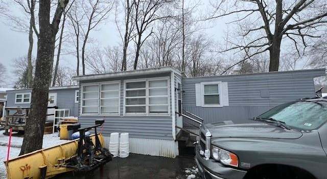 Photo of 316 Friar Tuck Dr, Exeter, NH 03833