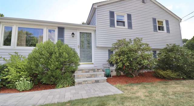 Photo of 21 Hoodkroft Dr, Derry, NH 03038