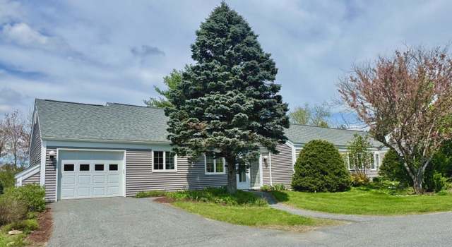 Photo of 136 Hilltop Pl, New London, NH 03257