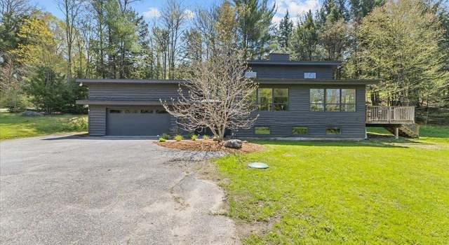 Photo of 28 Wood Rd, Stowe, VT 05672