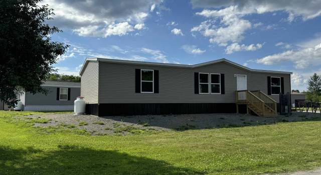 Photo of 29 Pine St, Colebrook, NH 03576