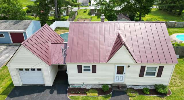 Photo of 135 Hanover St, White River Junction, VT 05001-8089