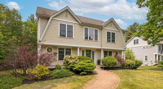 Photo of 27 Chisholm Farm Dr, Stratham, NH 03885