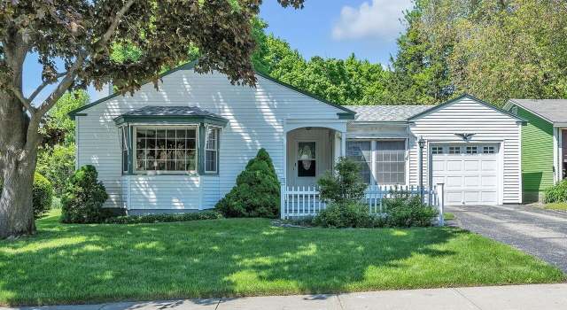 Photo of 154 Birchcliff Pkwy, Burlington, VT 05401