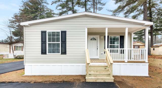 Photo of 10 Robbins St, Hinsdale, NH 03451