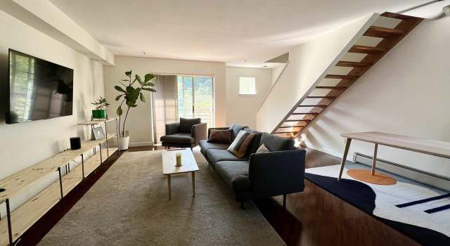 Photo of 406 Hildred Dr, Burlington, VT 05401